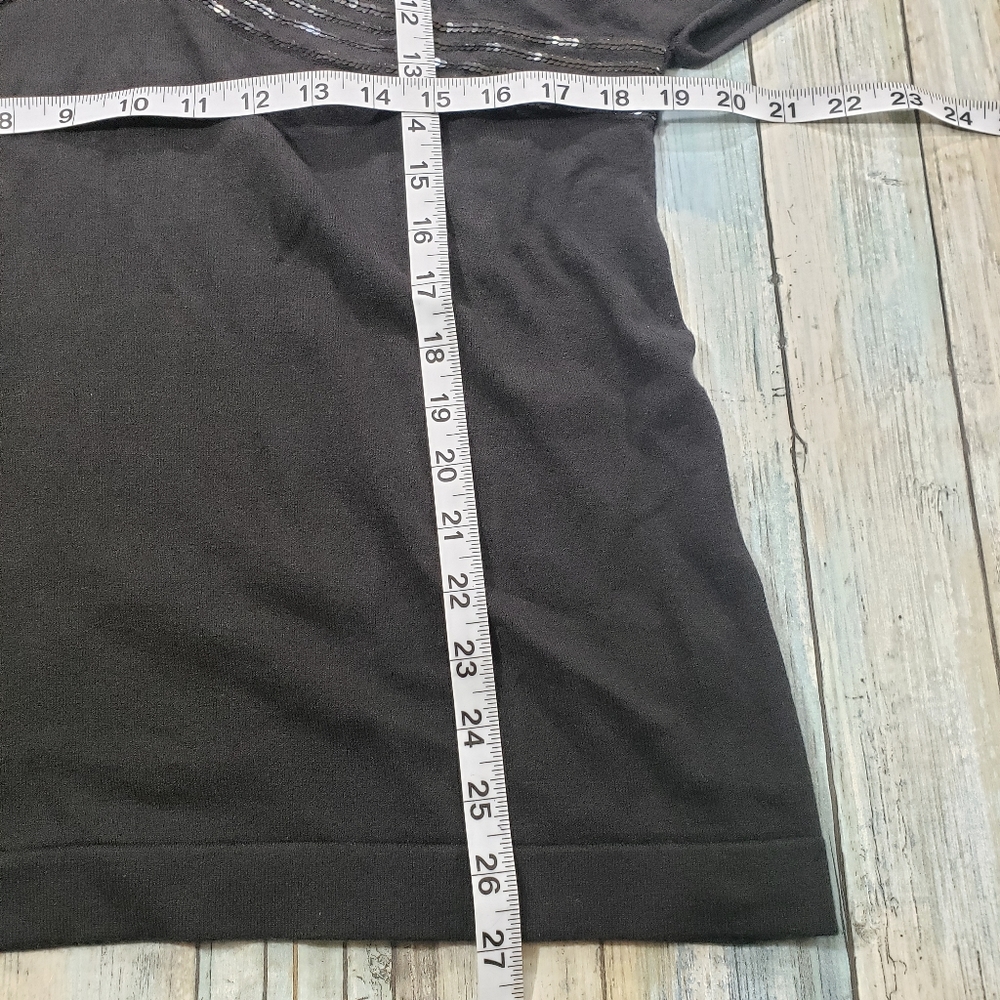 Ann Taylor LOFT Top. - Picture 5 of 13
